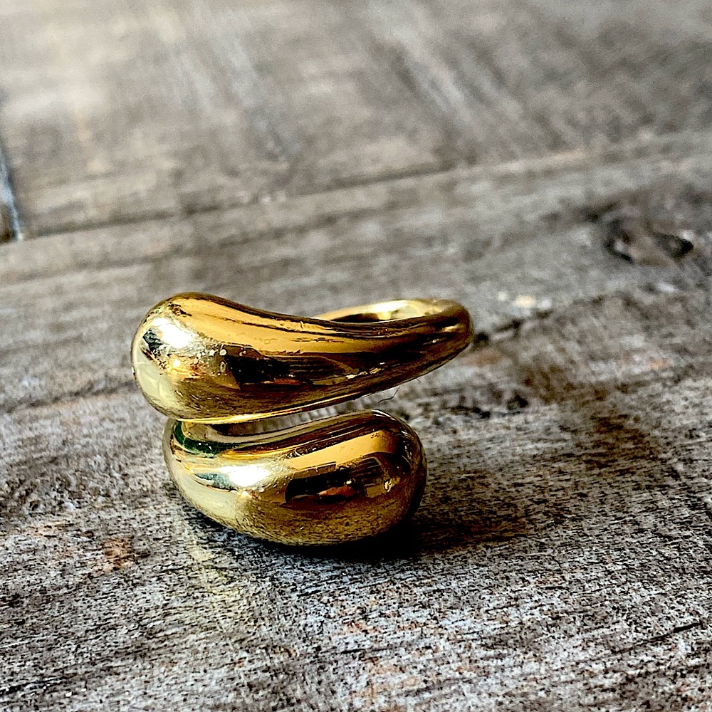 New Gold Wrap Statement Ring - image 7